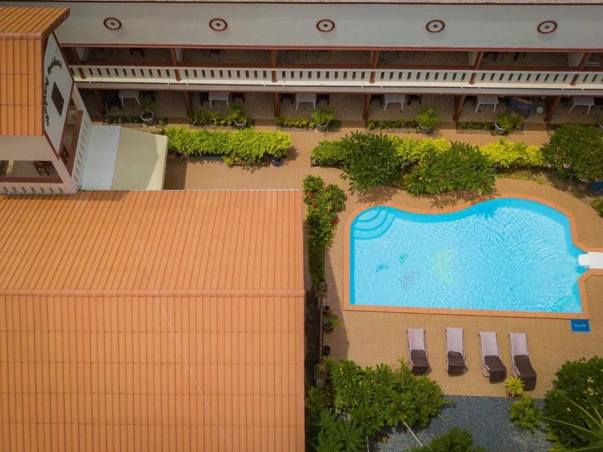 Namphung Phuket Boutique Resort Rawai Bagian luar foto