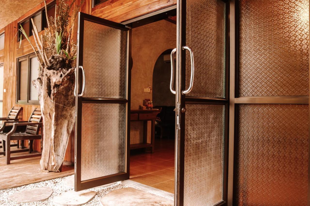 Namphung Phuket Boutique Resort Rawai Bagian luar foto