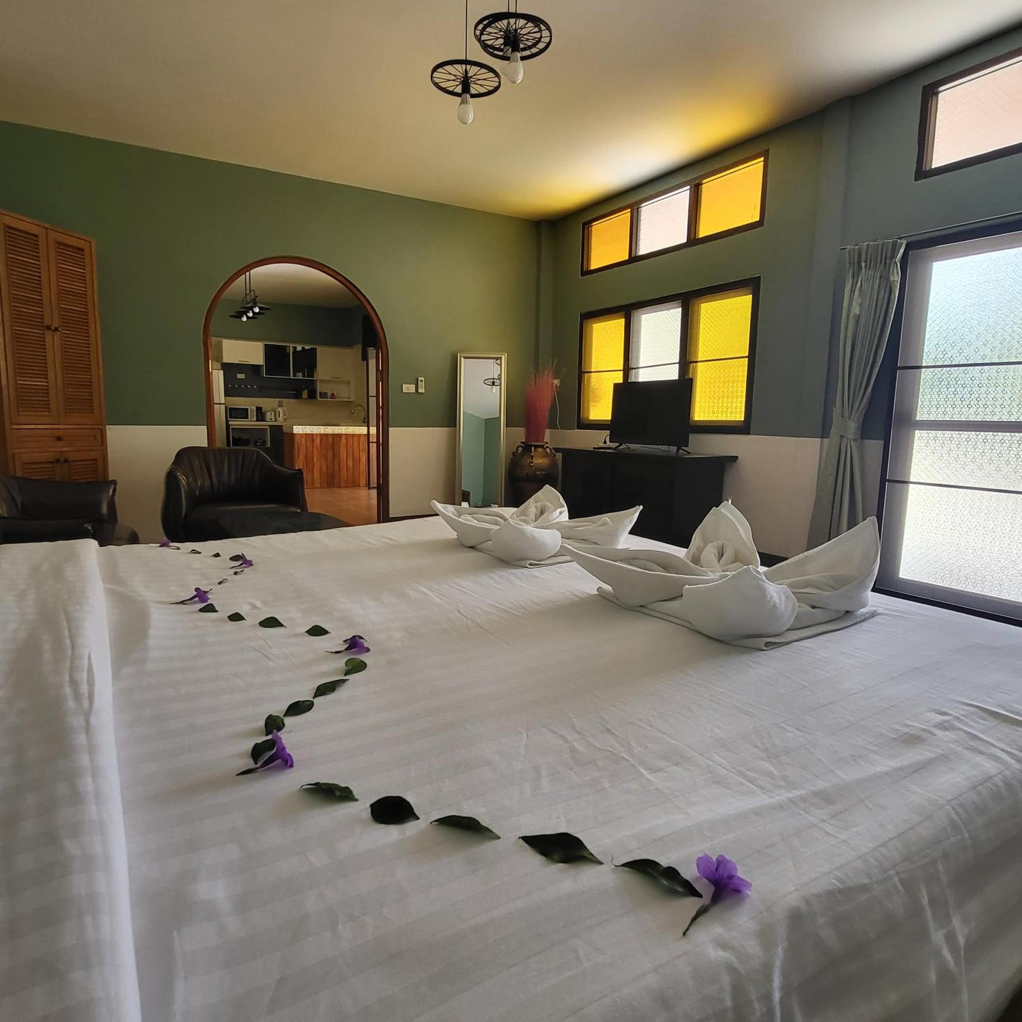Namphung Phuket Boutique Resort Rawai Bagian luar foto
